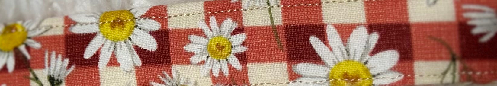 Check Daisy Wristlet