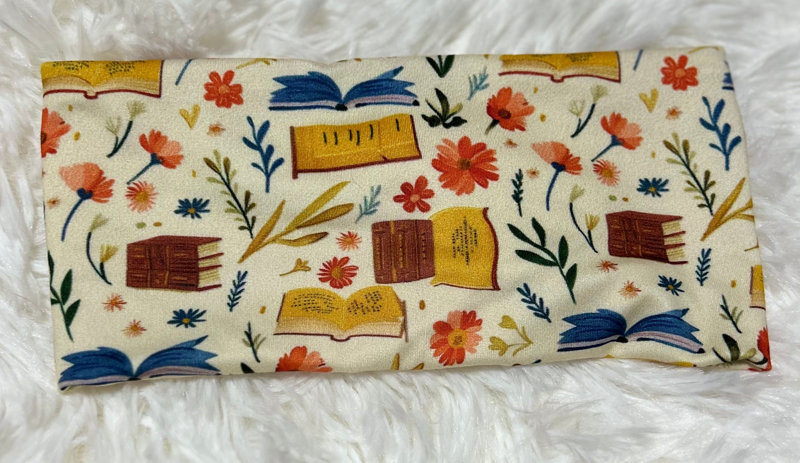 Cream Variation Books 1 Headband
